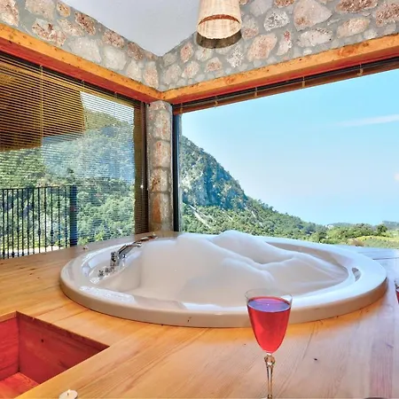2 Bedroom Private With Infinity Pool And Sea View Villa *